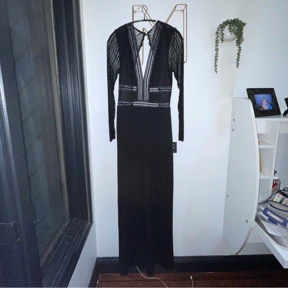 NWT Lulu’s Long-Sleeve Lace Jumpsuit - Picture 4 of 5